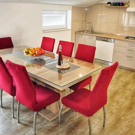 Apartment Doni