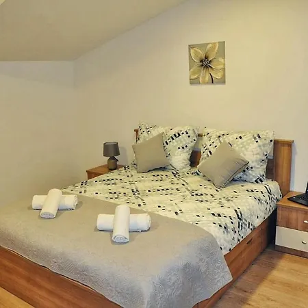 Apartment Doni