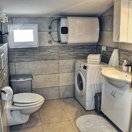 Apartment Doni *