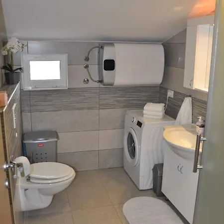 Apartment Doni